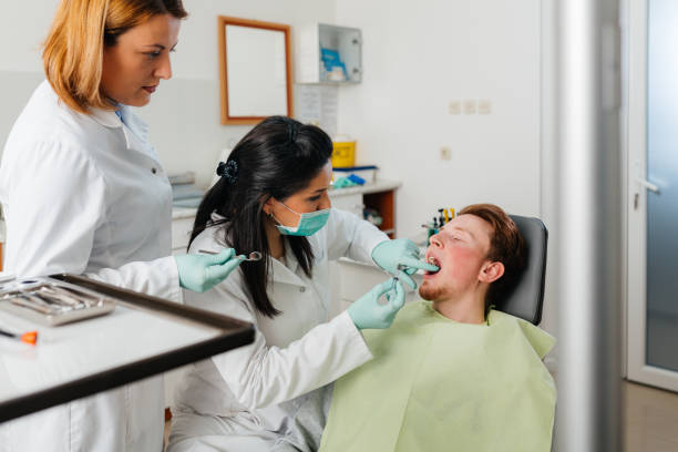 Best Emergency Dental Care for Abscessed Tooth in Edcouch, TX